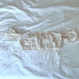 SOLD 🫶🏽 VS OFF THE SHOULDER CROP BRALETTE